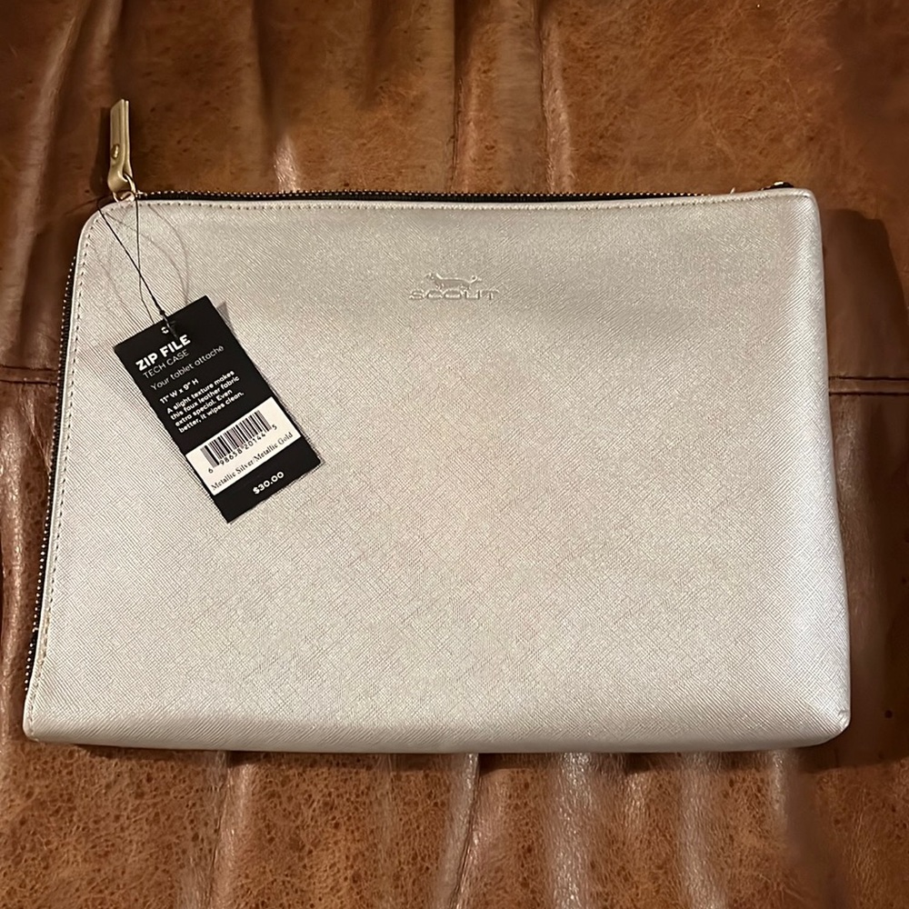 Scout Zip File Tech Case